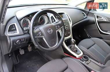 Универсал Opel Astra 2011 в 