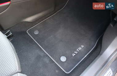 Универсал Opel Astra 2011 в 