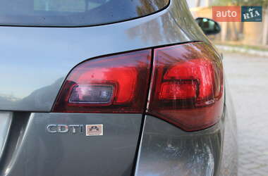 Универсал Opel Astra 2011 в 