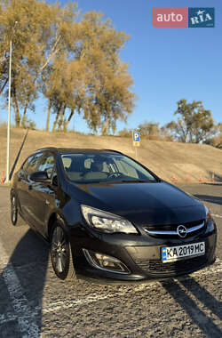 Универсал Opel Astra 2013 в 