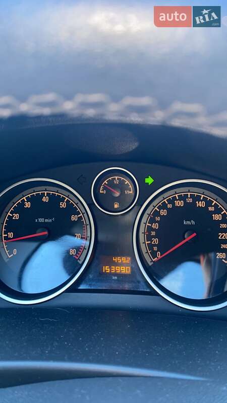 Седан Opel Astra 2009 в Ромнах