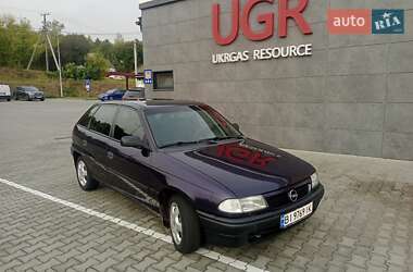 Хэтчбек Opel Astra 1995 в Лубнах