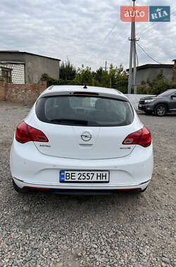 Хэтчбек Opel Astra 2014 в 