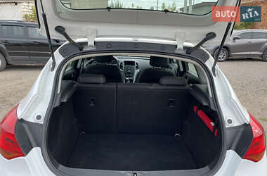 Хэтчбек Opel Astra 2014 в 