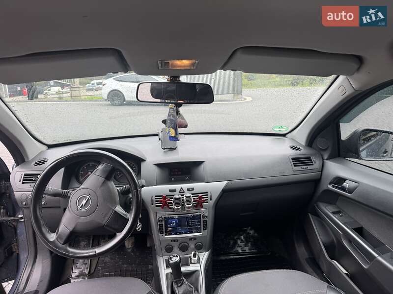 Универсал Opel Astra 2009 в Межгорье