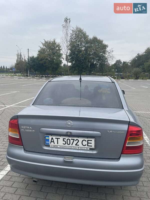 Хэтчбек Opel Astra 2006 в Коломые