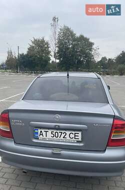 Хэтчбек Opel Astra 2006 в 