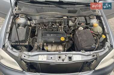Хэтчбек Opel Astra 2006 в 