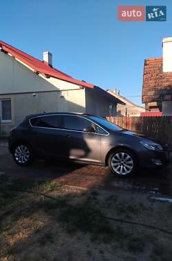 Хэтчбек Opel Astra 2011 в Львове