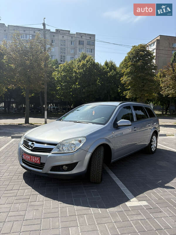 Универсал Opel Astra 2010 в Белой Церкви