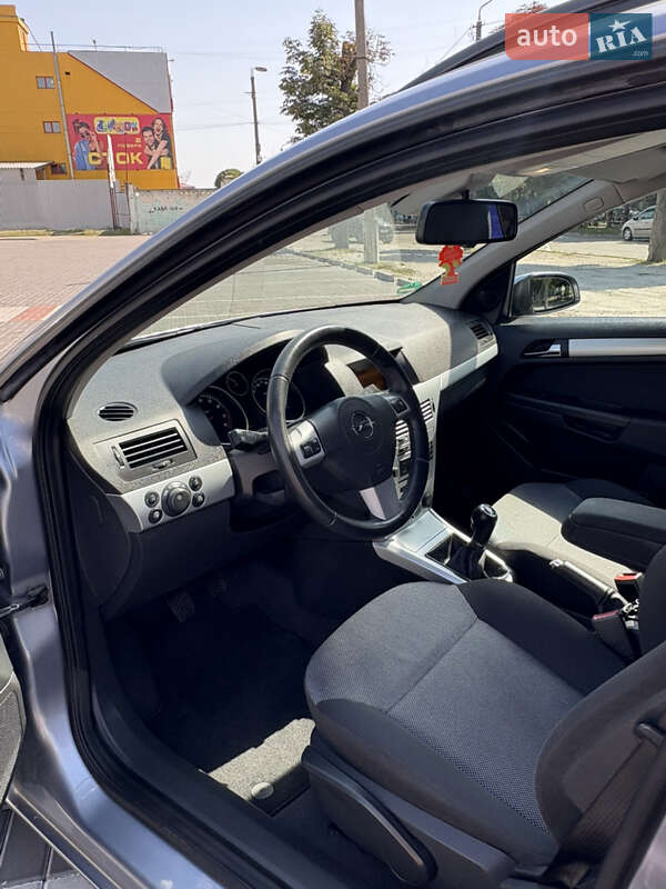 Универсал Opel Astra 2010 в Белой Церкви