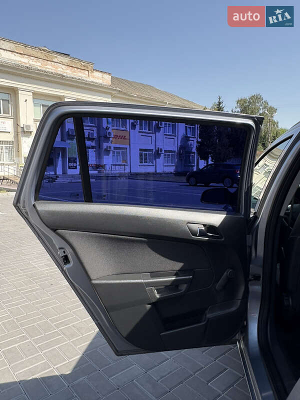 Универсал Opel Astra 2010 в Белой Церкви