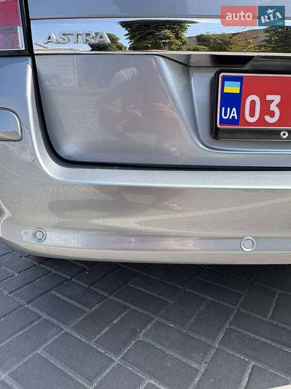 Универсал Opel Astra 2010 в Белой Церкви