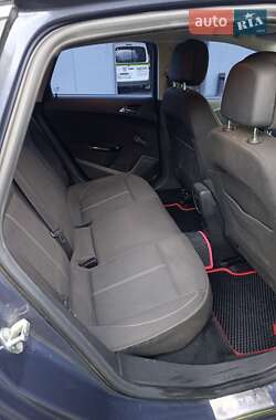 Хэтчбек Opel Astra 2010 в 