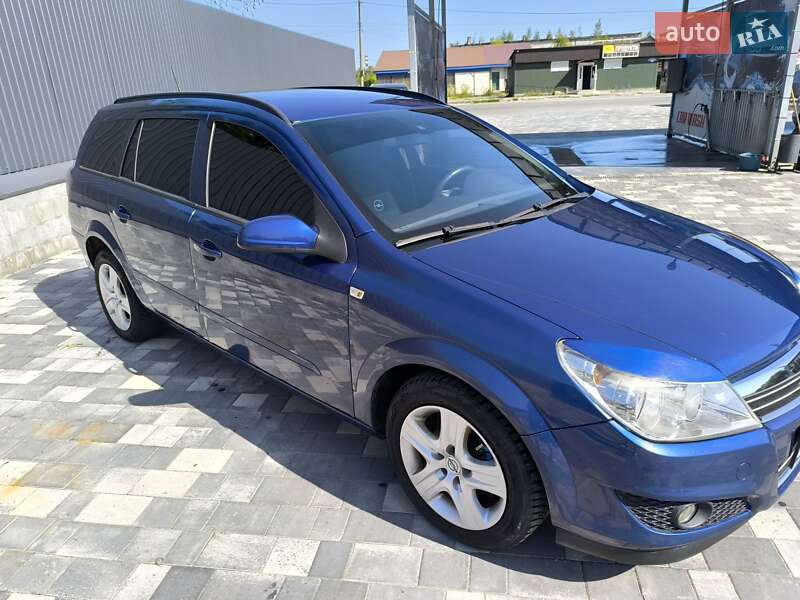 Универсал Opel Astra 2009 в Шепетовке