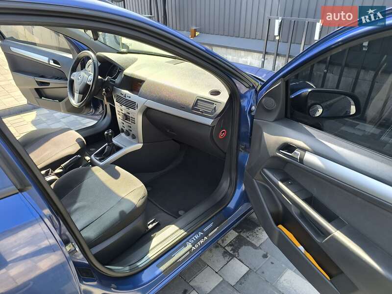 Универсал Opel Astra 2009 в Шепетовке