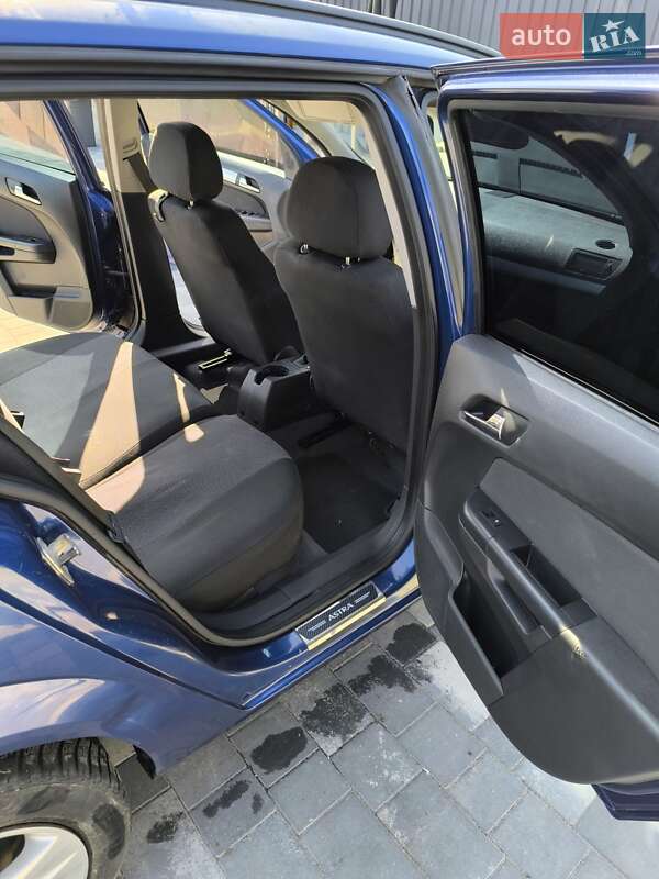 Универсал Opel Astra 2009 в Шепетовке