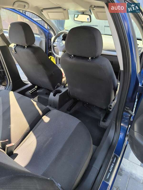 Универсал Opel Astra 2009 в Шепетовке