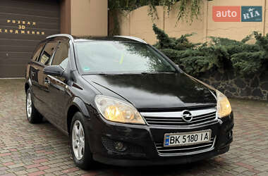 Универсал Opel Astra 2008 в Ровно