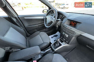 Универсал Opel Astra 2005 в 