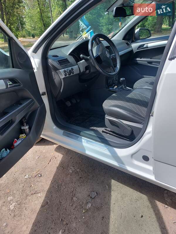 Универсал Opel Astra 2010 в Кропивницком фото 10 Универсал Opel Astra 2010 в Кропивницком