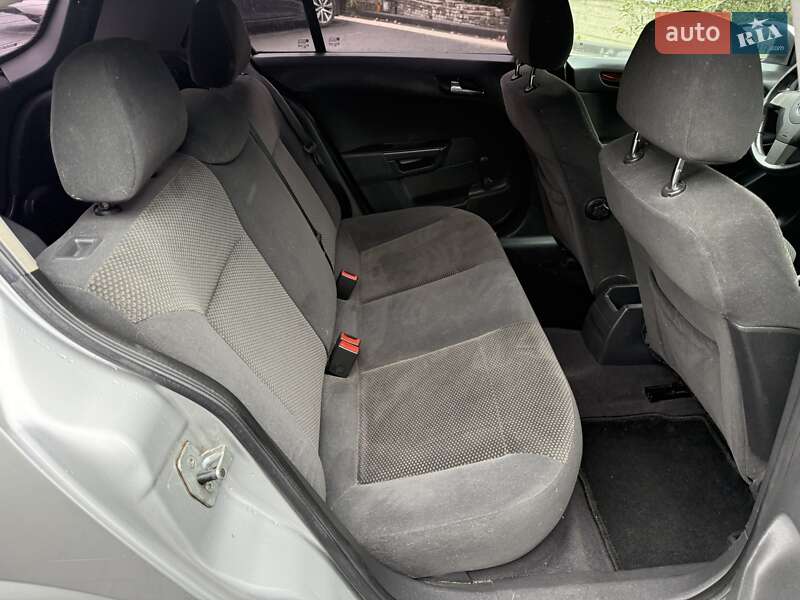 Хэтчбек Opel Astra 2006 в Межгорье