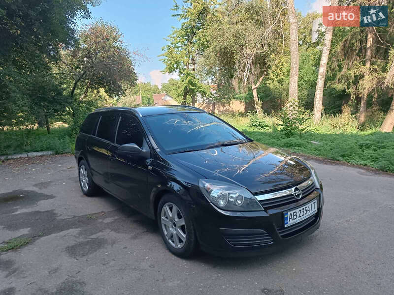 Универсал Opel Astra 2005 в Ямполе