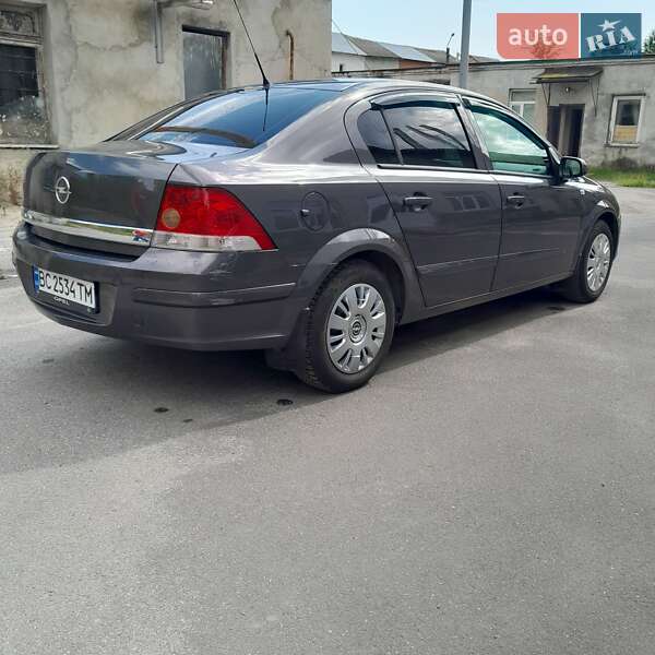 Седан Opel Astra 2008 в Трускавце