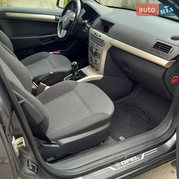 Седан Opel Astra 2008 в Трускавце