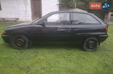 Хэтчбек Opel Astra 1992 в 