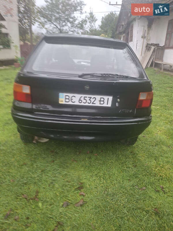 Хэтчбек Opel Astra 1992 в Львове