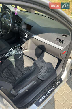 Универсал Opel Astra 2006 в 