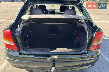 Хетчбек Opel Astra 2000 в 