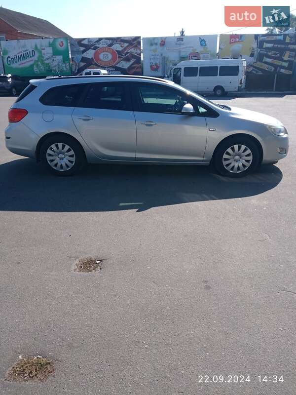 Универсал Opel Astra 2011 в Виннице