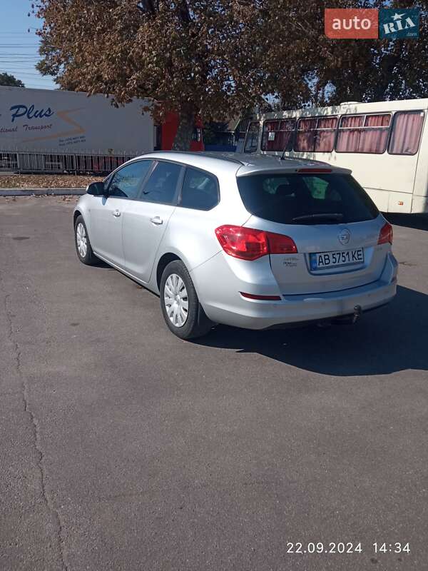 Универсал Opel Astra 2011 в Виннице