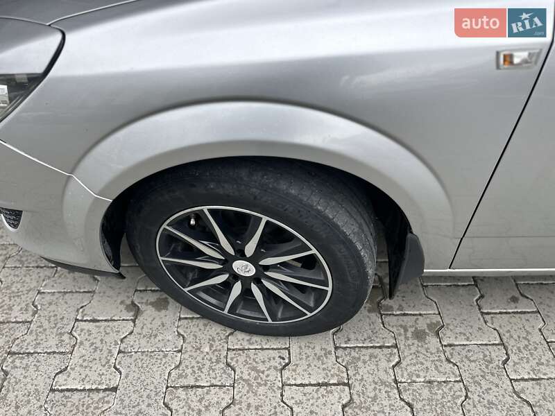 Хэтчбек Opel Astra 2012 в Тернополе