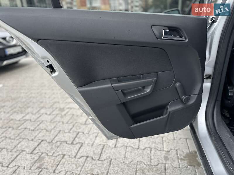 Хэтчбек Opel Astra 2012 в Тернополе