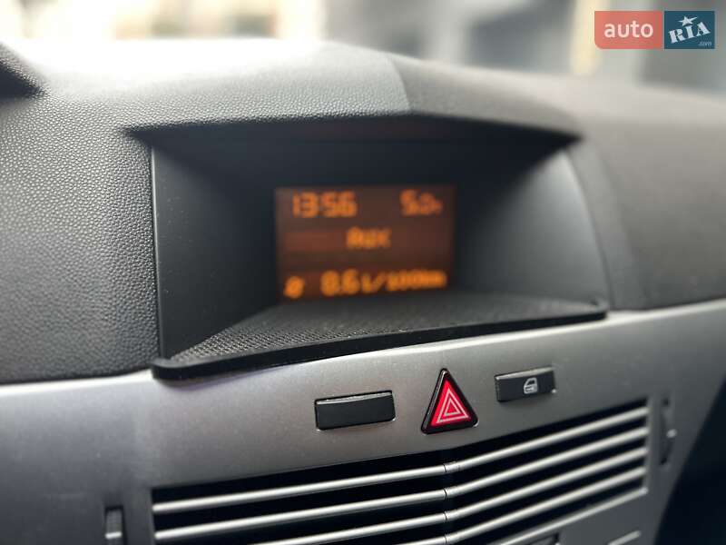 Хэтчбек Opel Astra 2012 в Тернополе