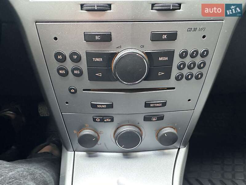 Хэтчбек Opel Astra 2012 в Тернополе