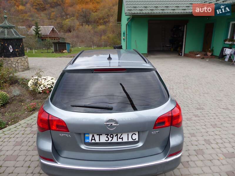 Универсал Opel Astra 2013 в Делятине