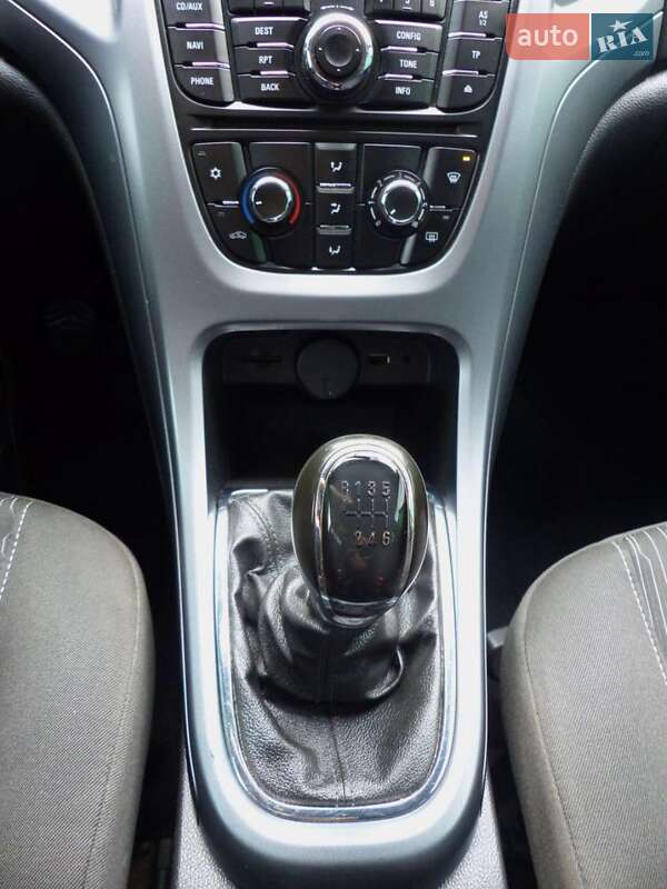 Универсал Opel Astra 2013 в Делятине