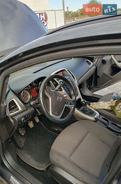 Универсал Opel Astra 2010 в 