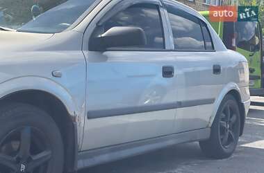 Седан Opel Astra 2006 в 