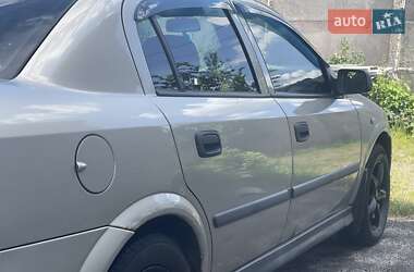 Седан Opel Astra 2006 в 
