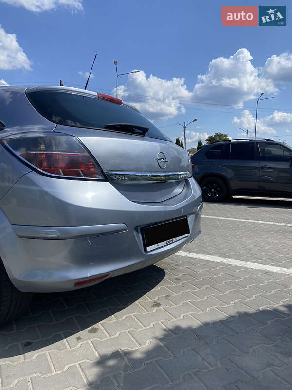 Купе Opel Astra 2007 в Днепре