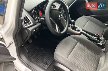 Хэтчбек Opel Astra 2010 в 