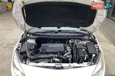 Хэтчбек Opel Astra 2010 в 