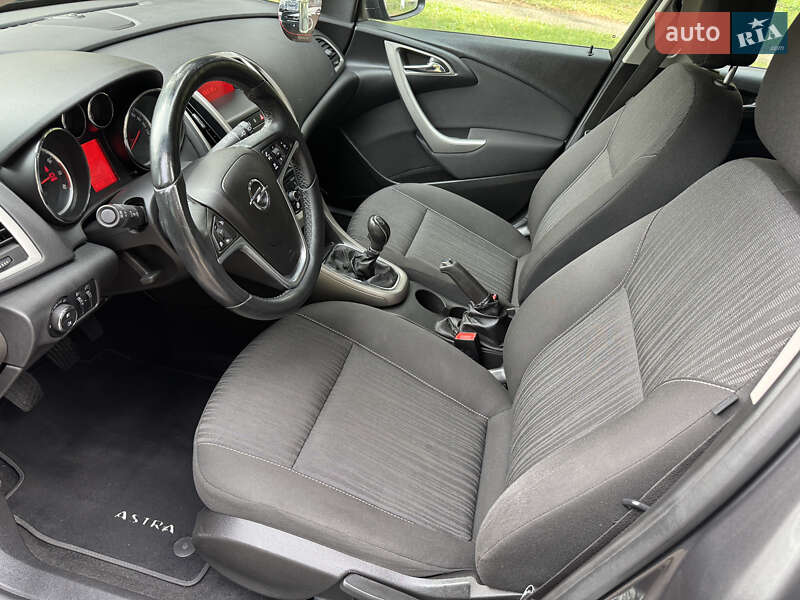 Хэтчбек Opel Astra 2010 в Умани