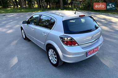 Хэтчбек Opel Astra 2009 в 