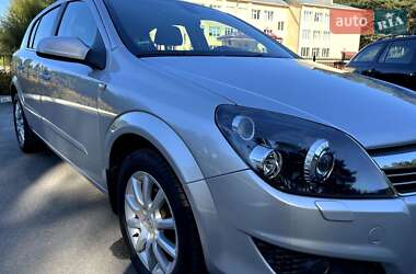 Хэтчбек Opel Astra 2009 в 